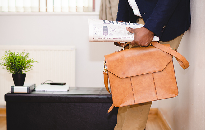 Canvas vs Leather: How to Choose the Perfect Bag for You
