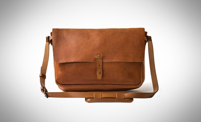 11 Stylish Leather Messenger Bags for Men [2022 Guide] - Love