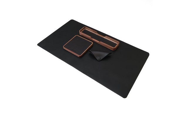 Leander Black Leather Essentials Bundle