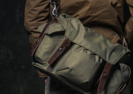 WOTANCRAFT Heritage Swiss Salt & Pepper Canvas Messenger